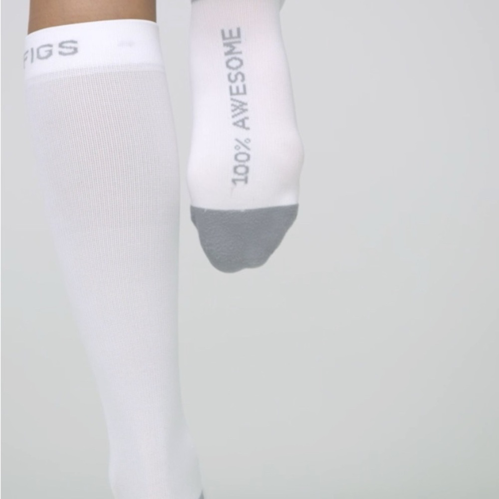 FIGS New White Compression Awesome Socks Small Nursing Healthcare Travel - Picture 4 of 5
